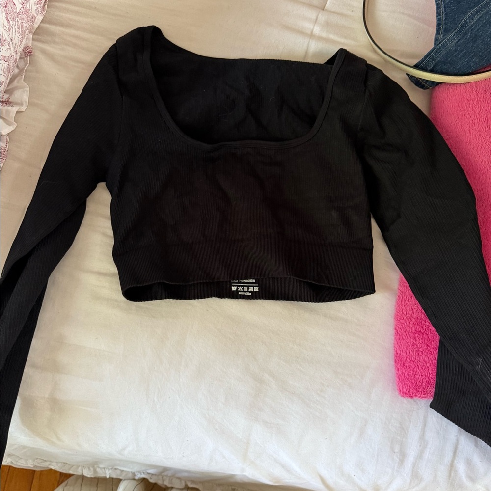 Black Ribbed Long Sleeve Crop Top Workout Thumb Holes